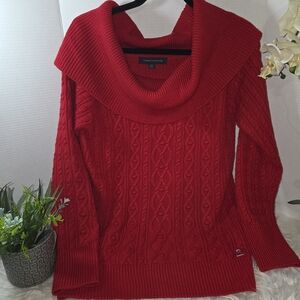 Tommt Hilfiger Red Cable Knit Cowl Neck Sweater. Size Large
